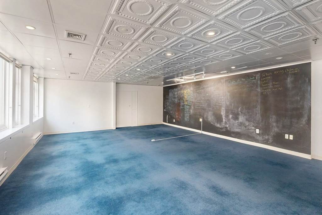 552 Massachusetts Ave - Photo 1