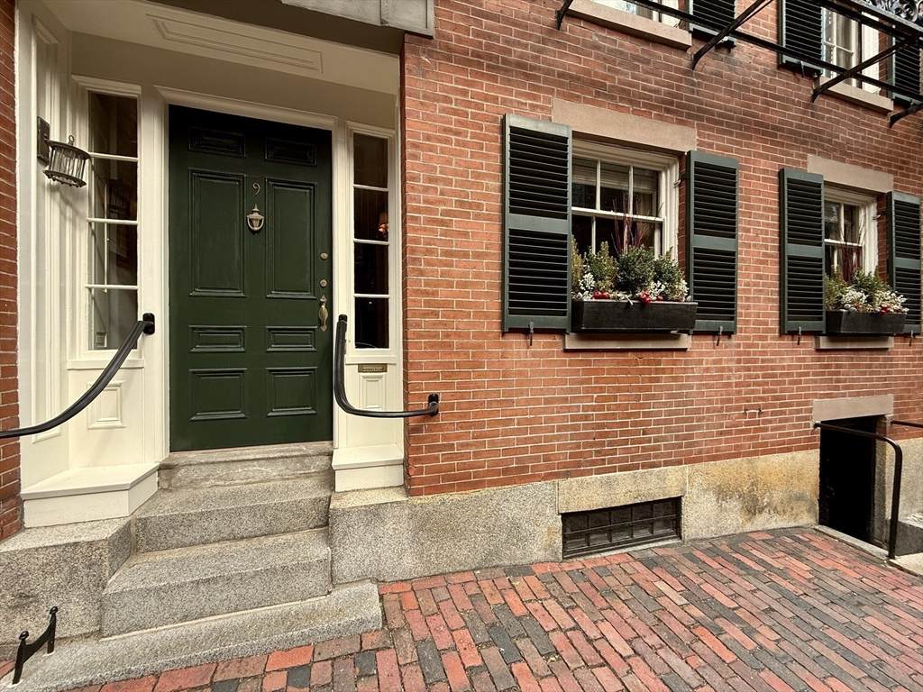 9 West Cedar St - Photo 1