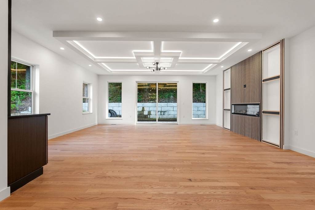 42 Woodbine Circle - Photo 1