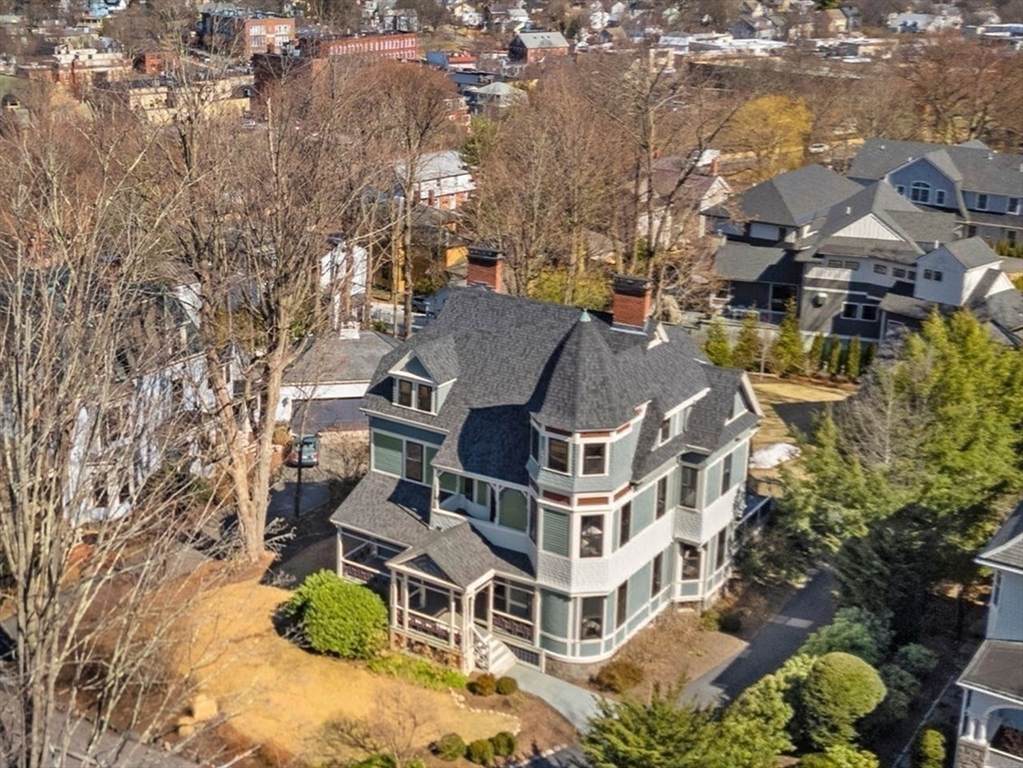 44 Putnam St - Photo 1