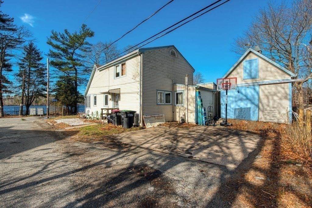 22 Ocean Ave - Photo 1