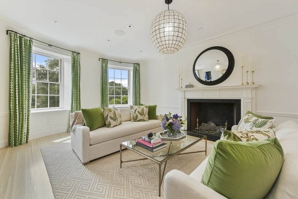 62 Beacon - Photo 1