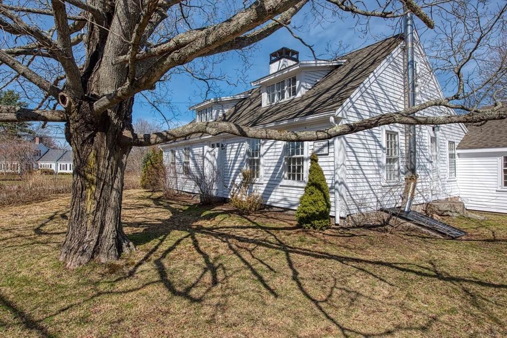569 Main Street - Photo 1