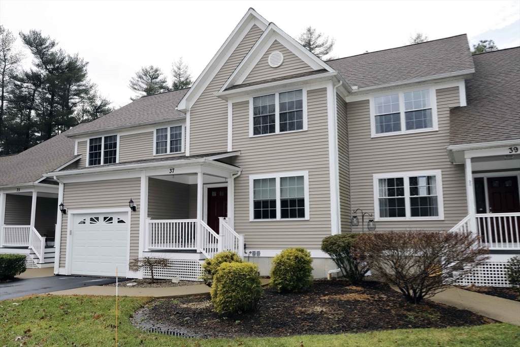 37 Maine Ave - Photo 1