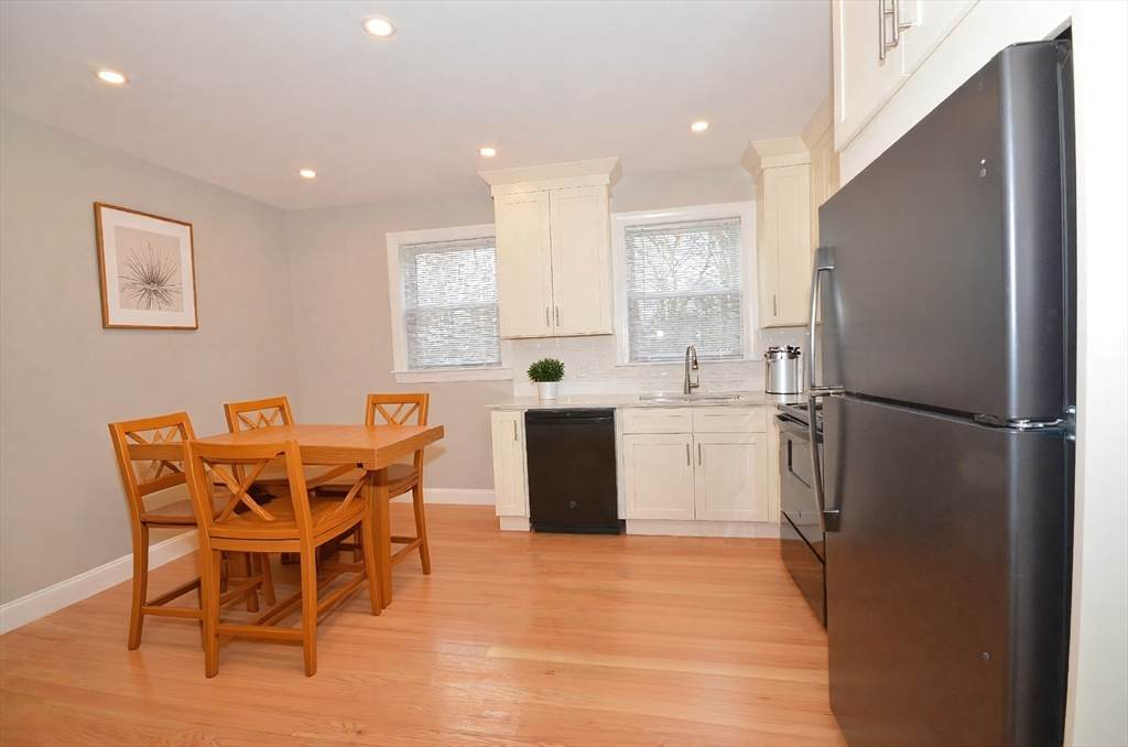 18 Eaton Ave - Photo 1