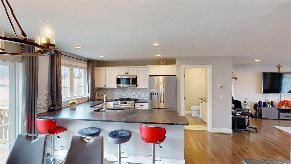 239 Woodland St - Photo 1