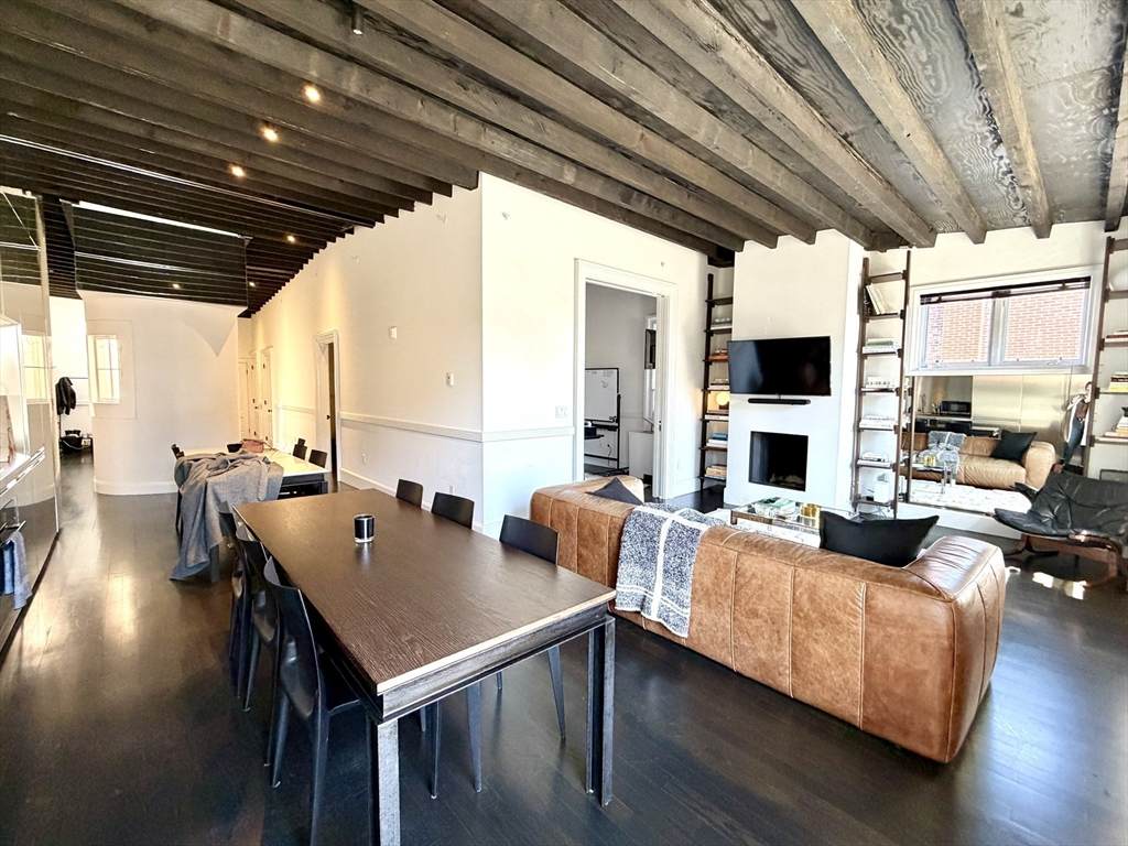 177 Commonwealth Ave - Photo 1