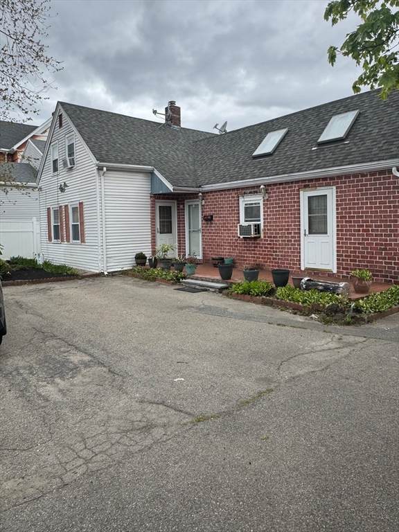 189 Pleasant St - Photo 1