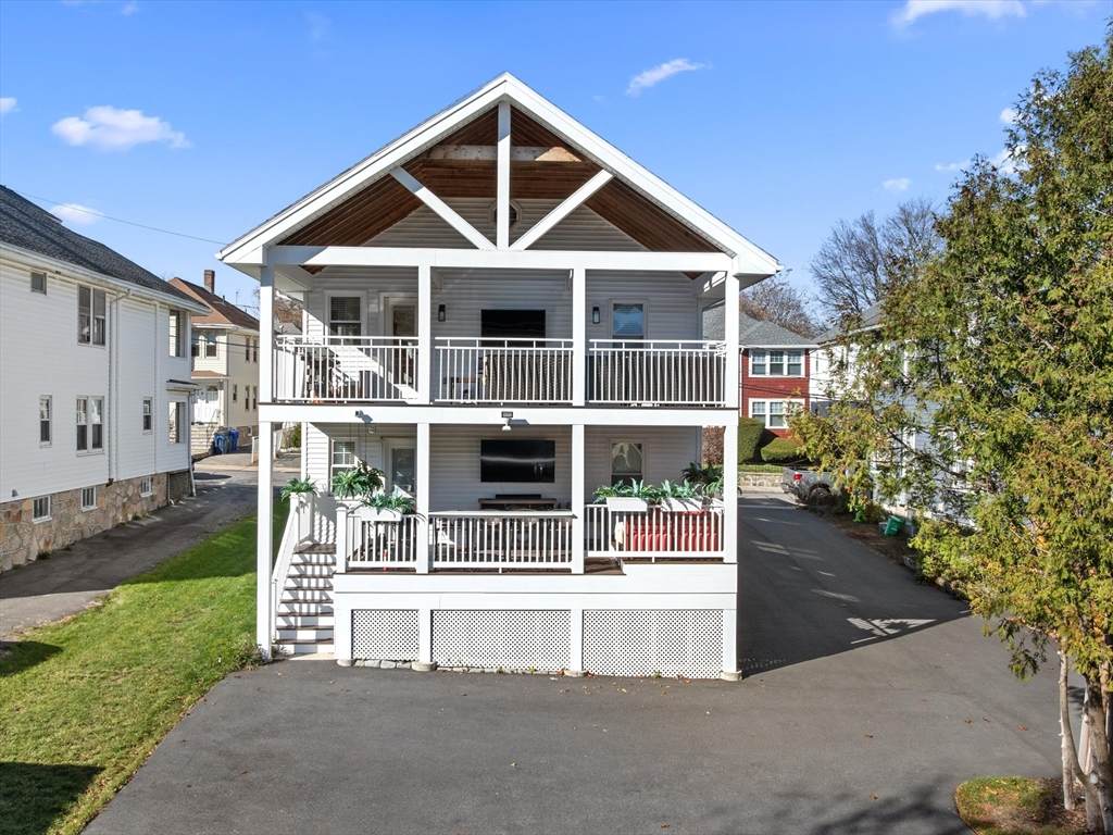 11 Hillview Ave - Photo 1