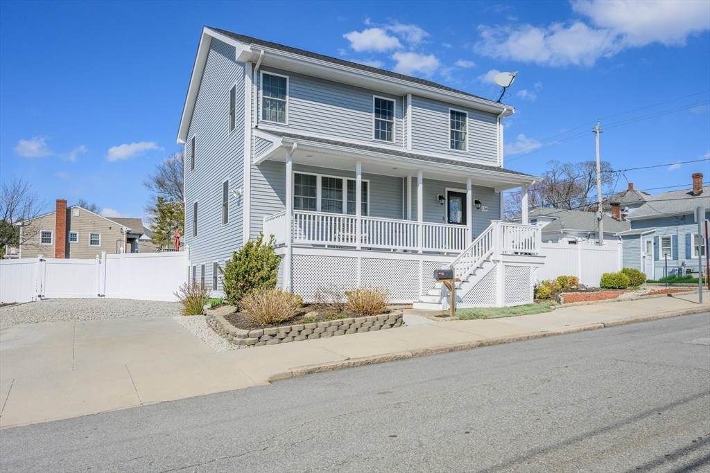 138 Sprague St - Photo 1