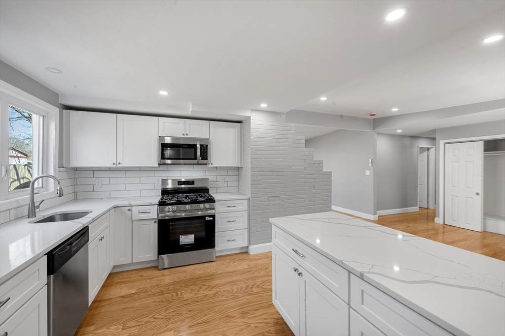 109 Hastings St - Photo 1