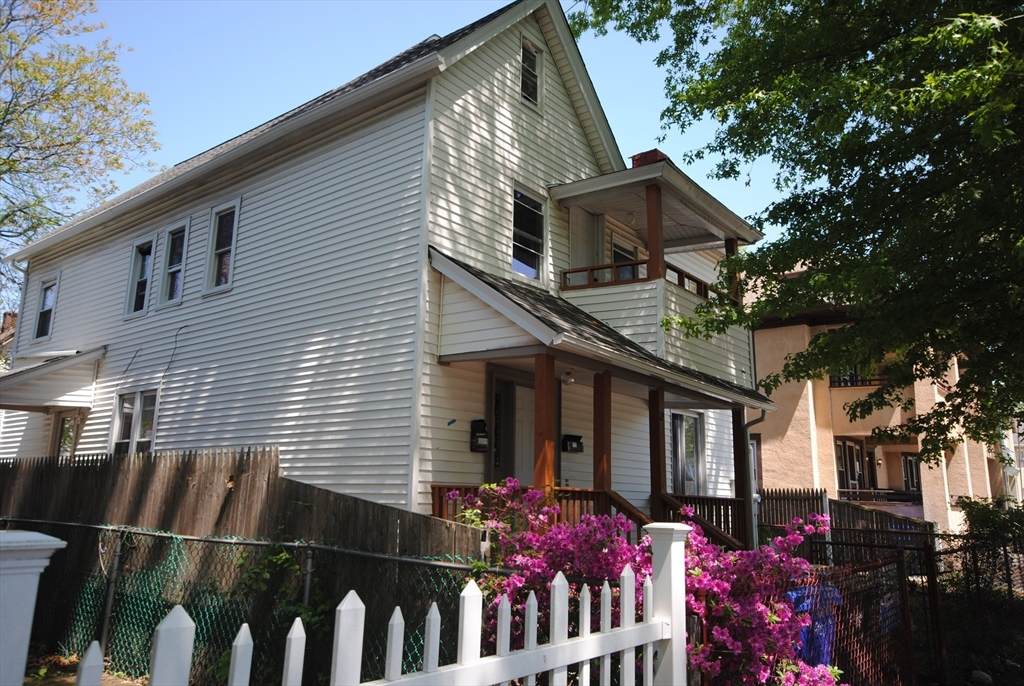 72 Hall St - Photo 1