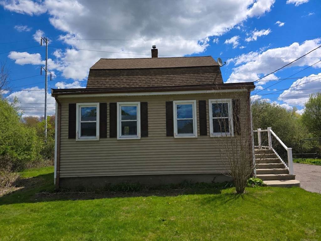 33 Hayes Ave - Photo 1