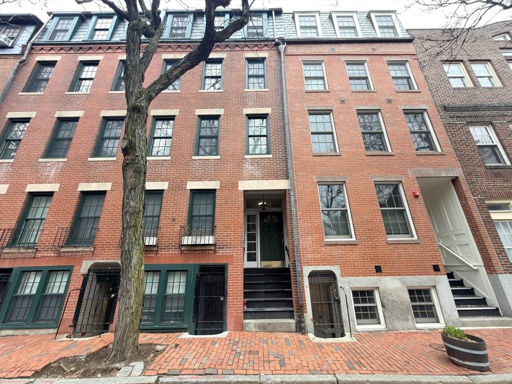 54 Melrose St - Photo 1