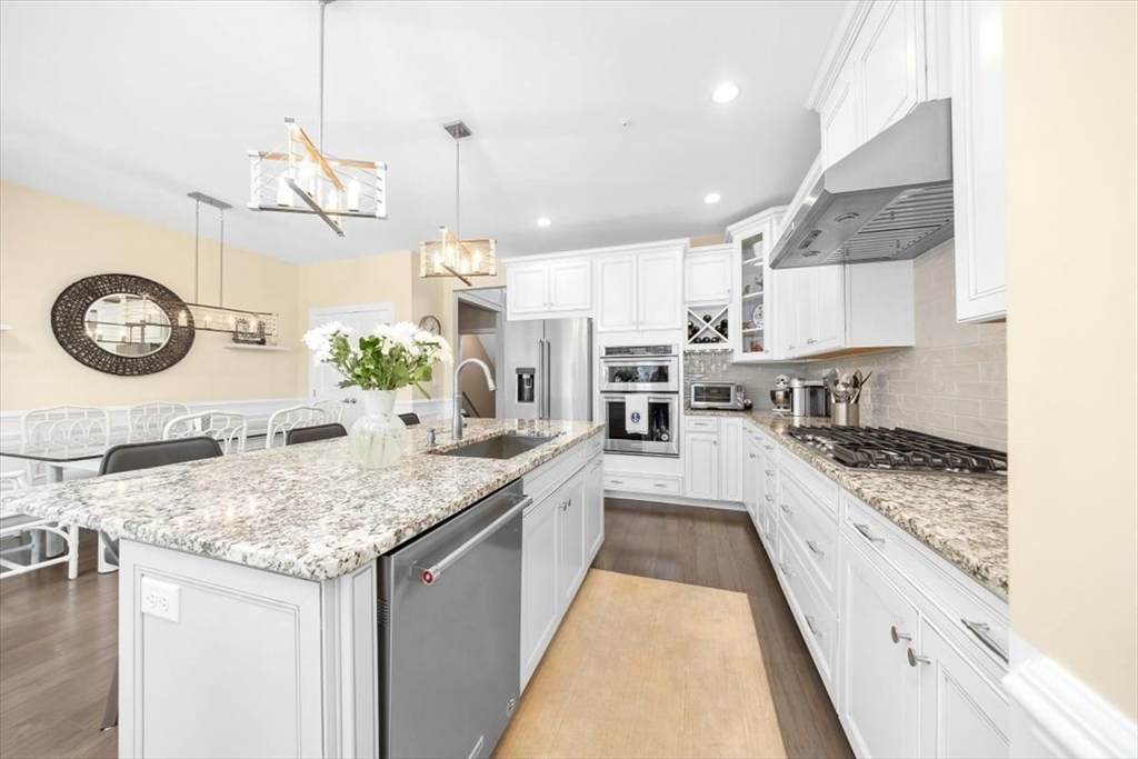 5 Brand Blvd - Photo 1
