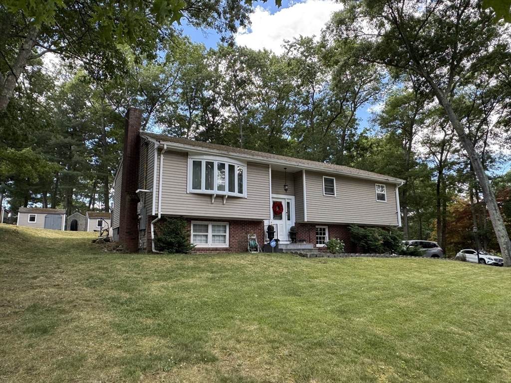 149 Thurber Ave - Photo 1
