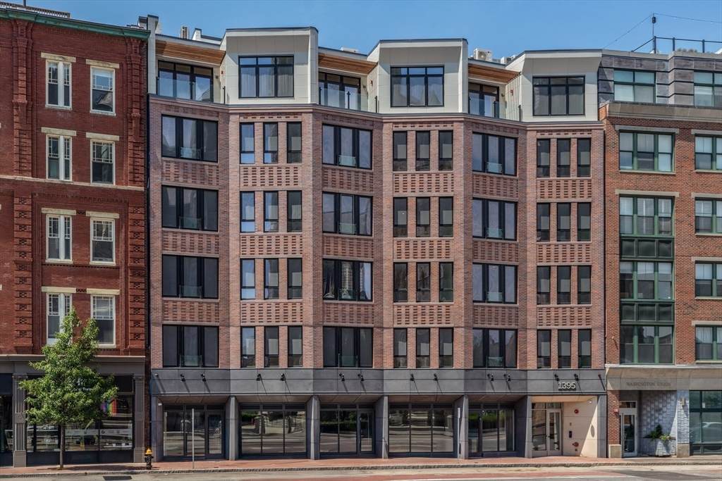 1395 Washington Street - Photo 1