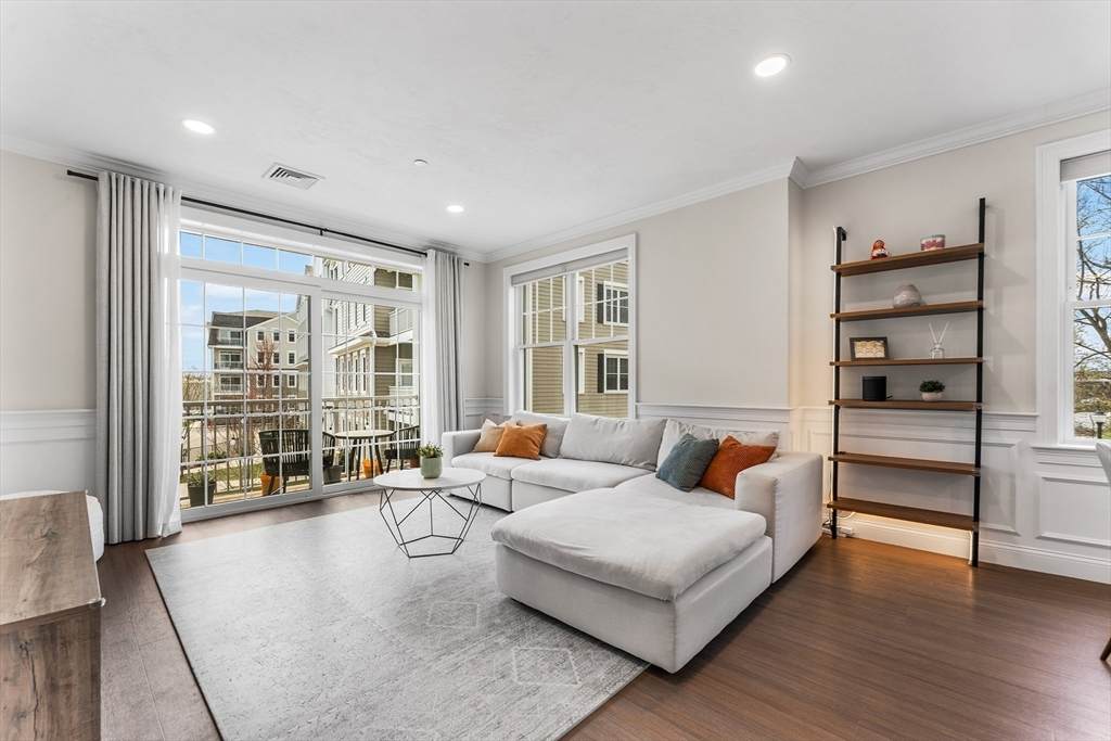 320 Middlesex Avenue - Photo 1