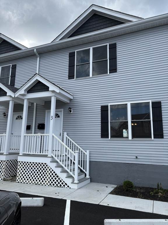 184 Avenue C - Photo 1