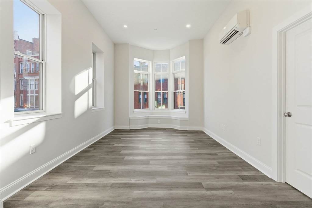 https://bt-photos.global.ssl.fastly.net/mlspin/orig_boomver_2_73505507_2.jpg