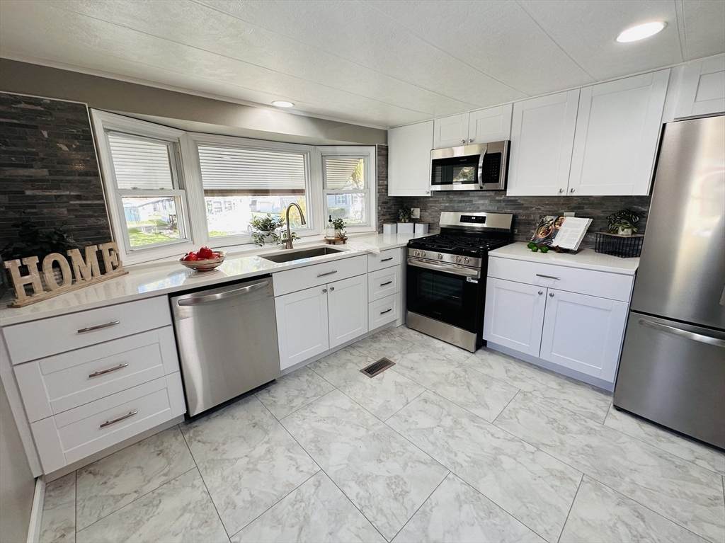 11 Lamplighter Ln - Photo 1