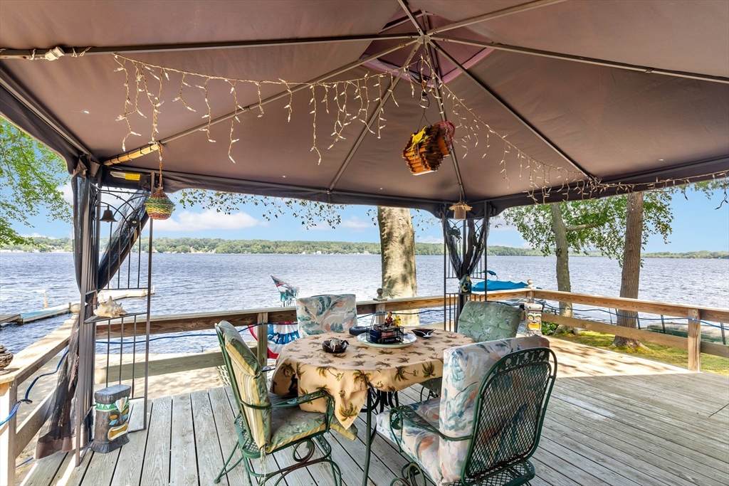 22 Fuller Shores Rd - Photo 1