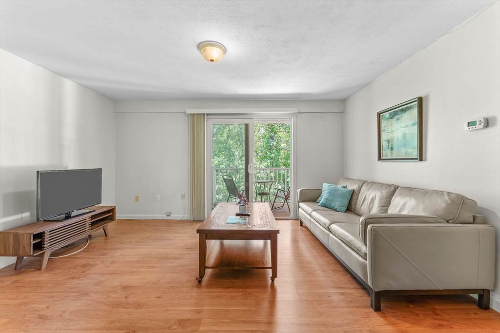 8 Post Oak Ln - Photo 1