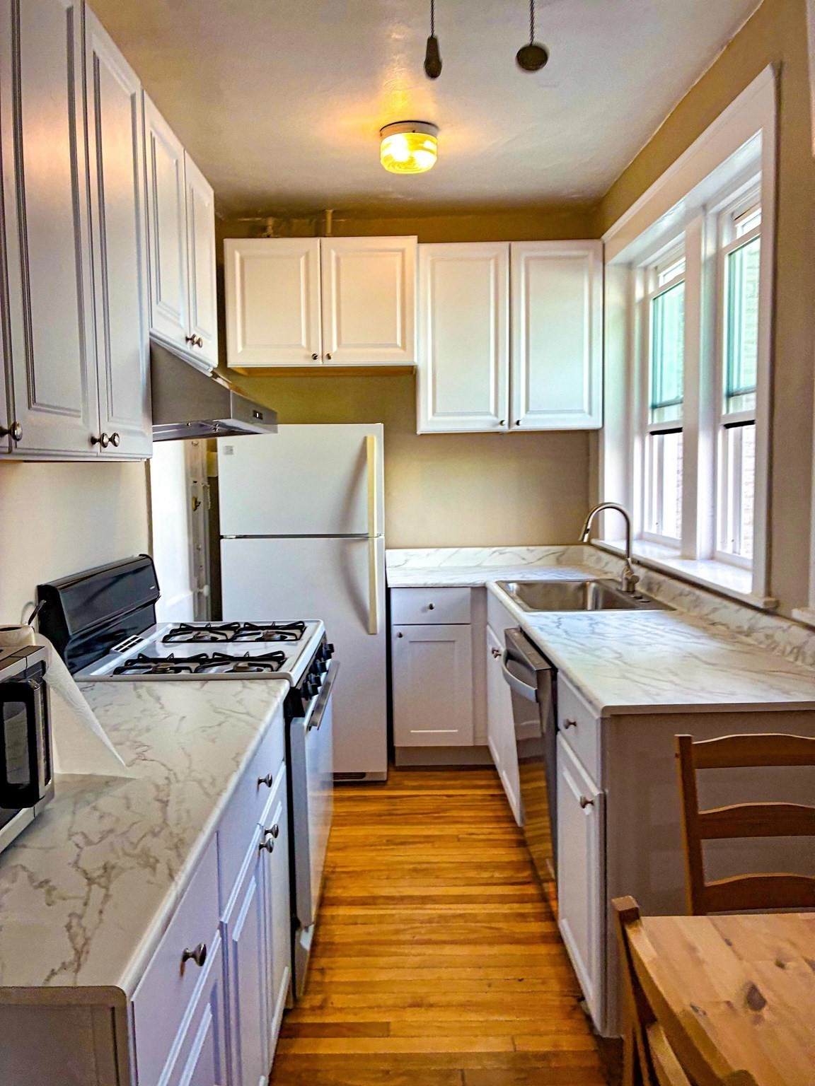 1633 Commonwealth Ave - Photo 1