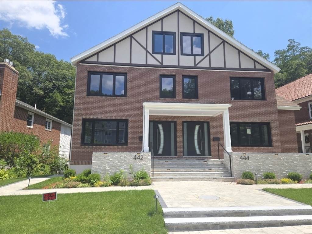 444 Lowell Ave - Photo 1