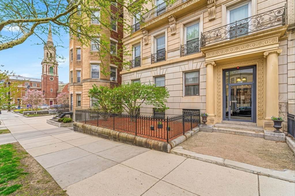 465 Park Drive - Photo 1