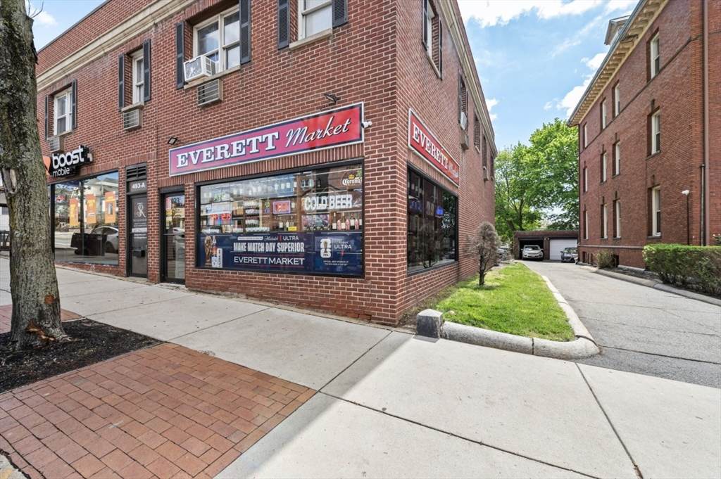 493 Broadway - Photo 1