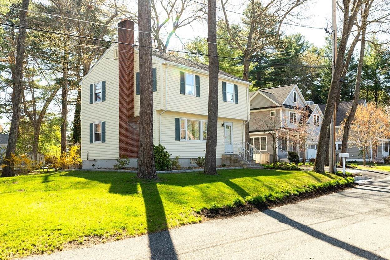 2 Marigold Ave - Photo 1