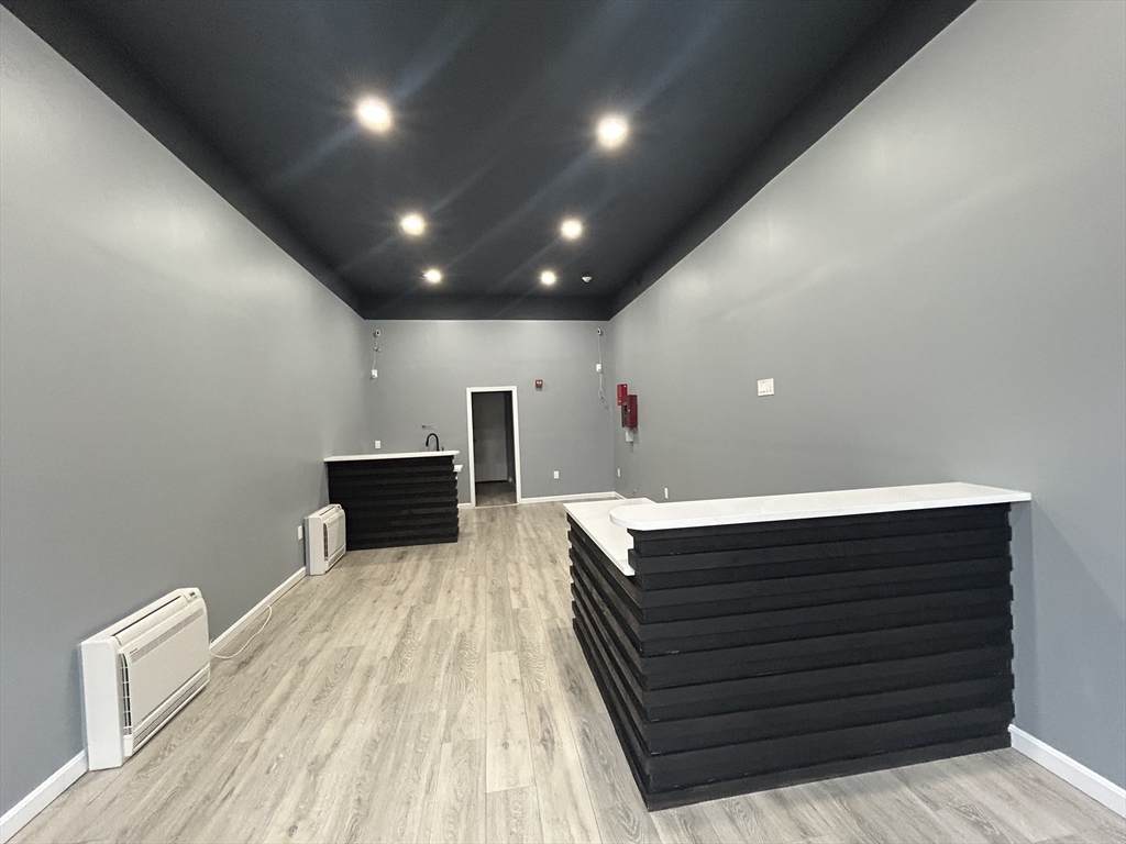 749 Washington - Photo 1
