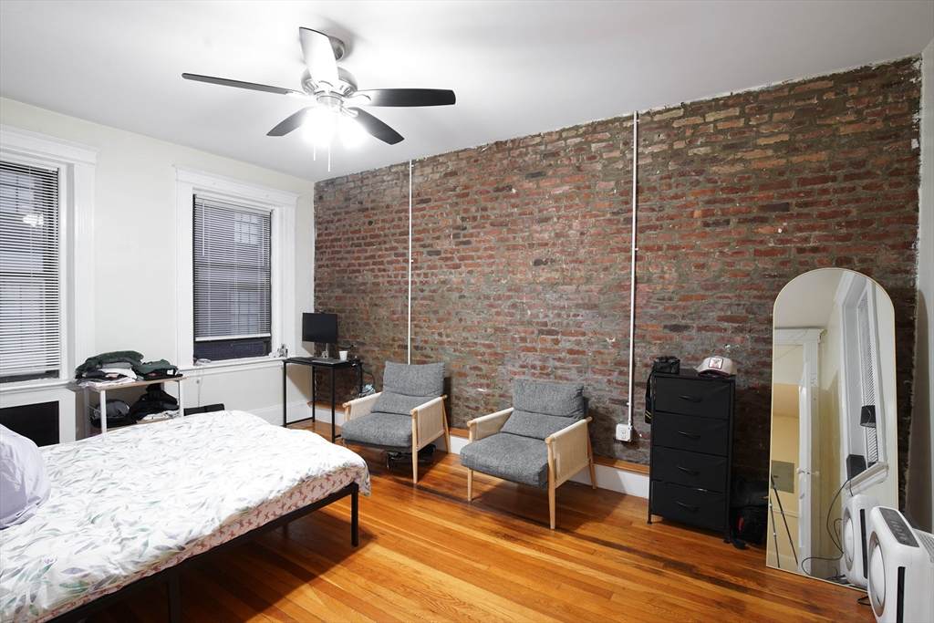39 Hemenway St - Photo 1