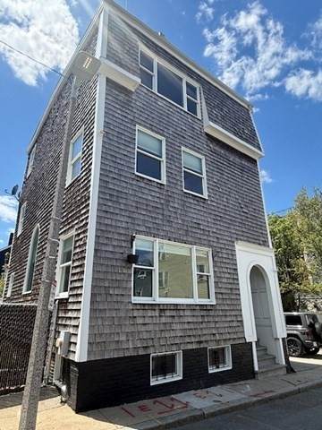 171 Tudor - Photo 1