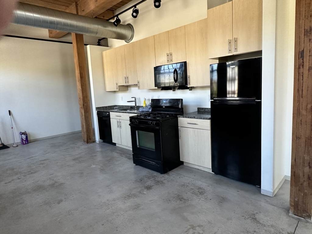 88 Gerrish Ave - Photo 1