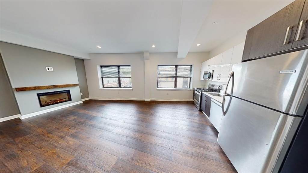 61 Washington - Photo 1