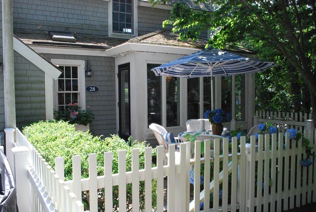 28 Flying Cloud Cir - Photo 1