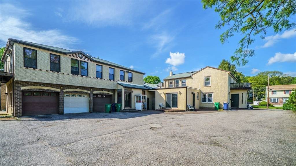 298 River St - Photo 1