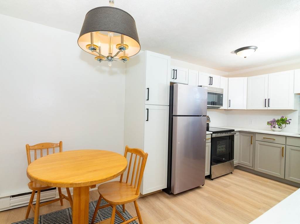 137 Winthrop St - Photo 1