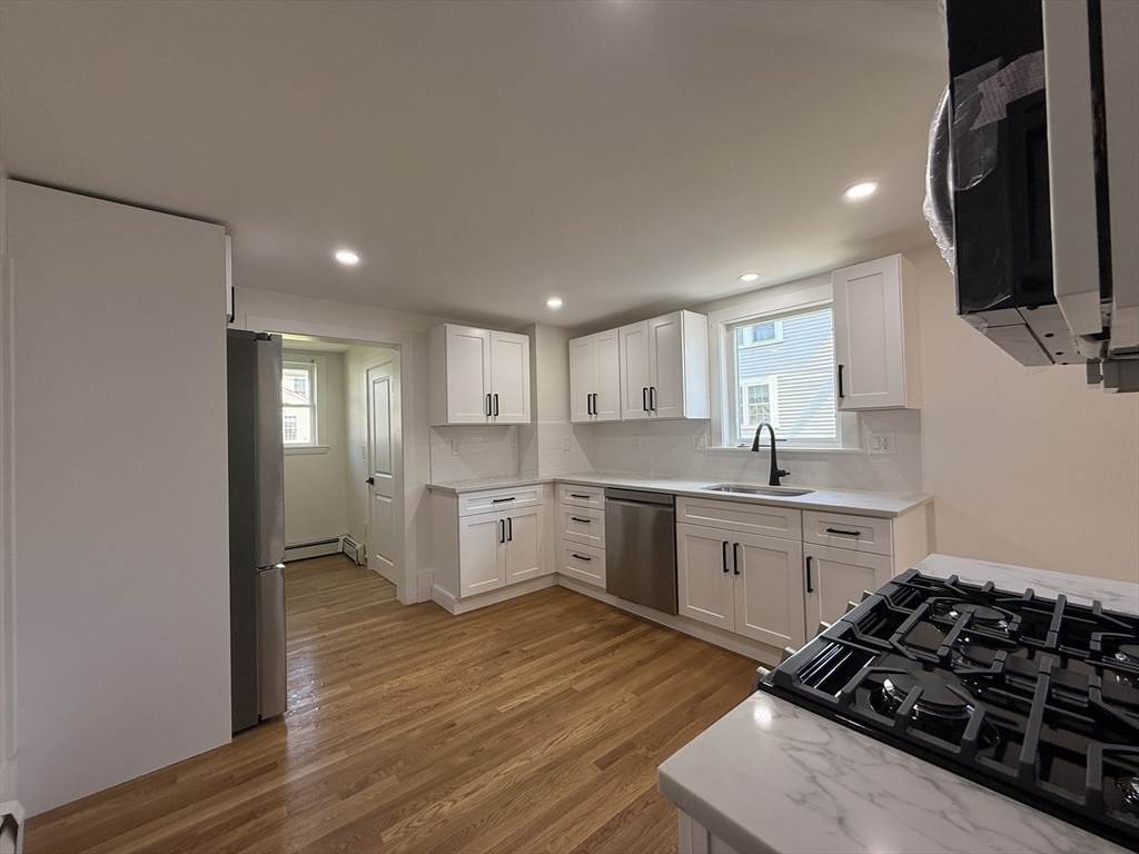 63 Holland St - Photo 1
