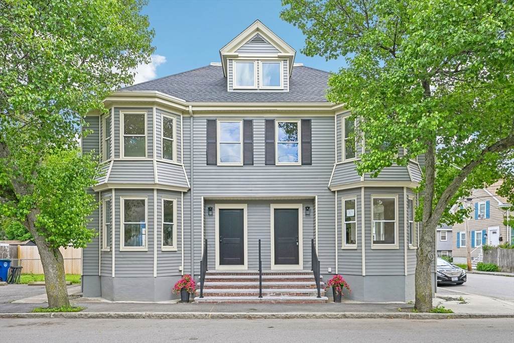 18 Balcomb St - Photo 1