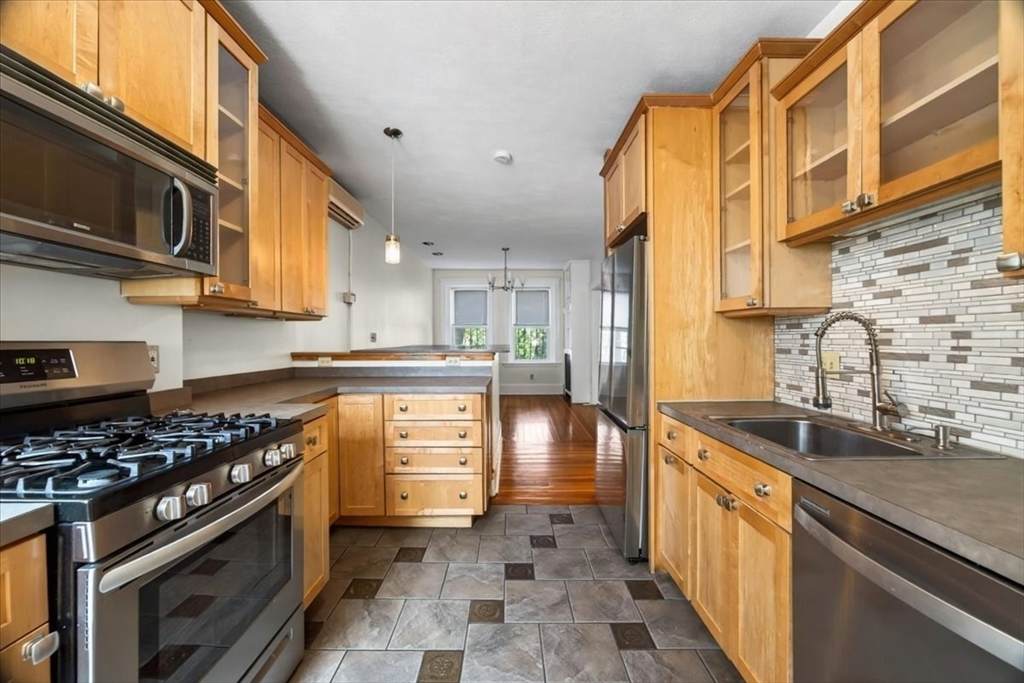 23 Netherlands Rd - Photo 1
