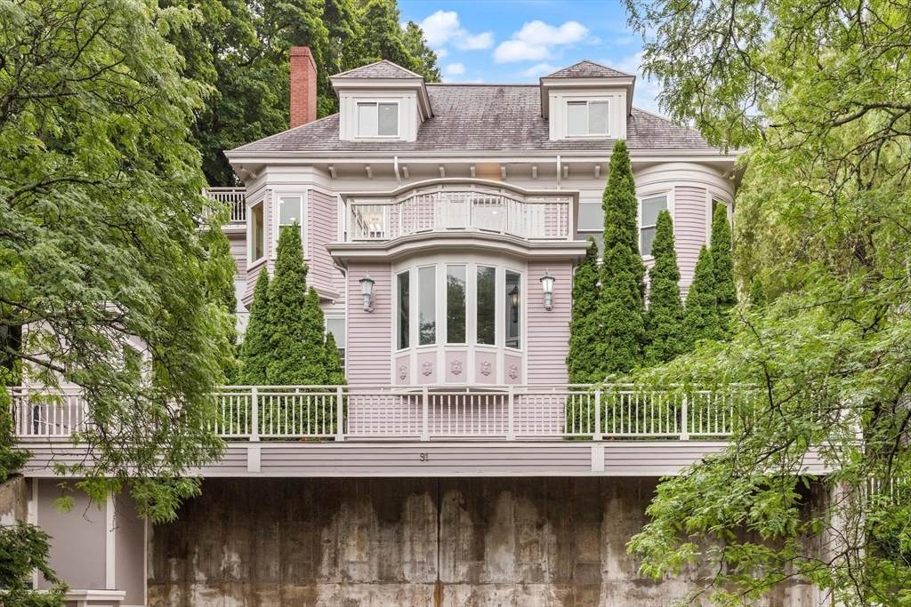 91 University Rd - Photo 1