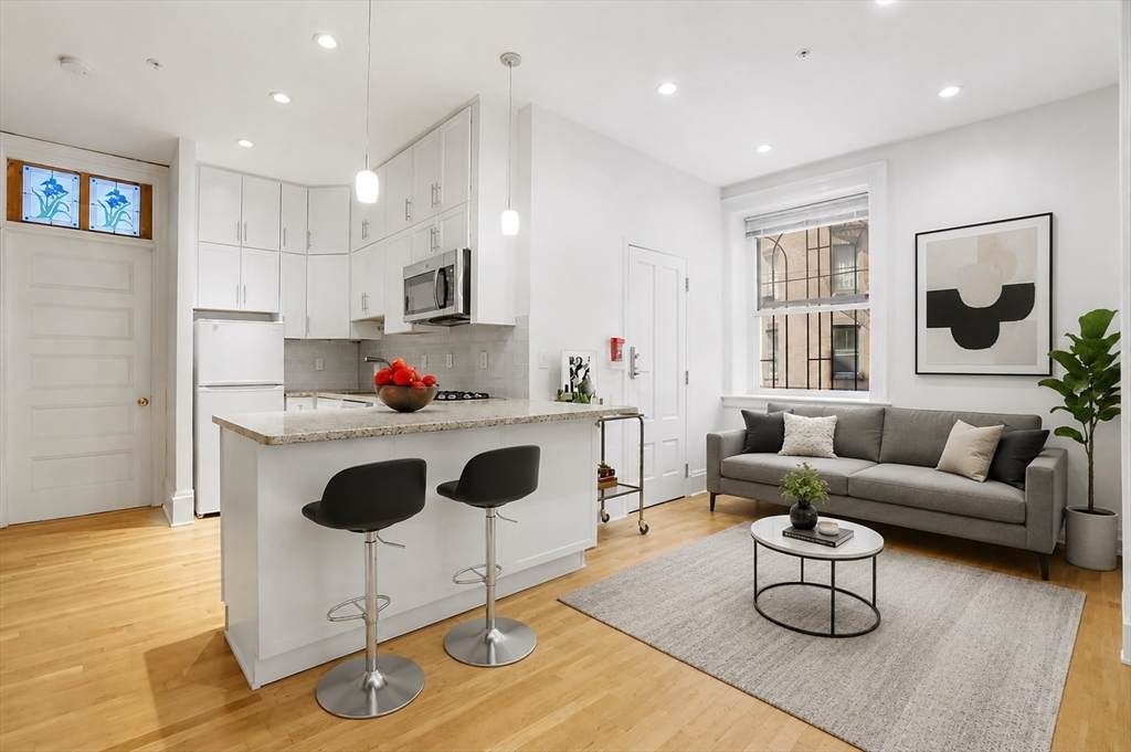 31 Massachusetts Ave - Photo 1