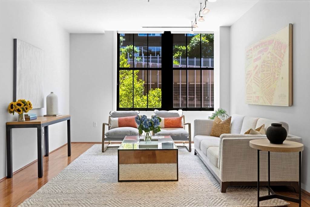 9 W Broadway - Photo 1