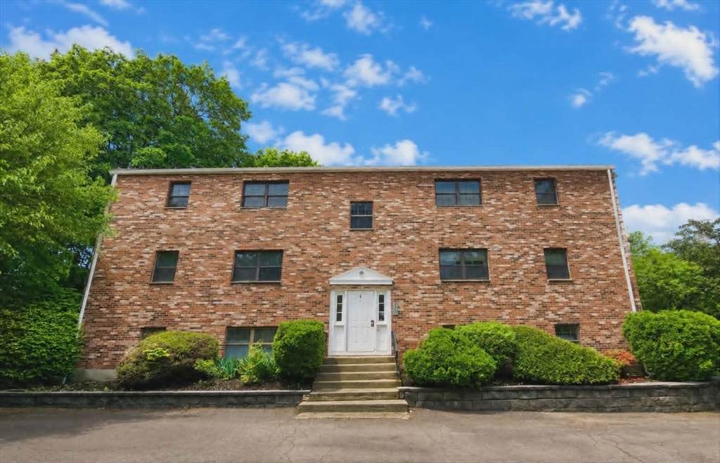 8 Jackson St - Photo 1