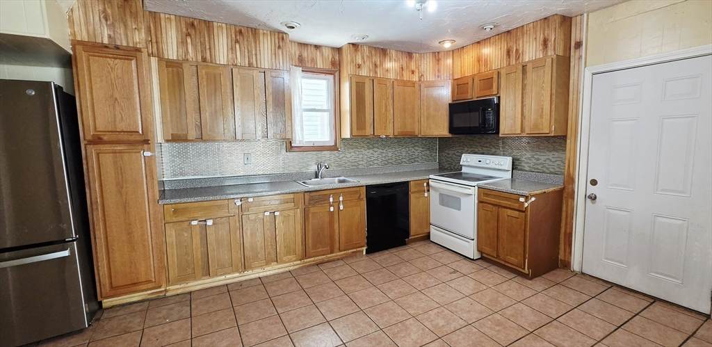 82 Garfield Avenue - Photo 1