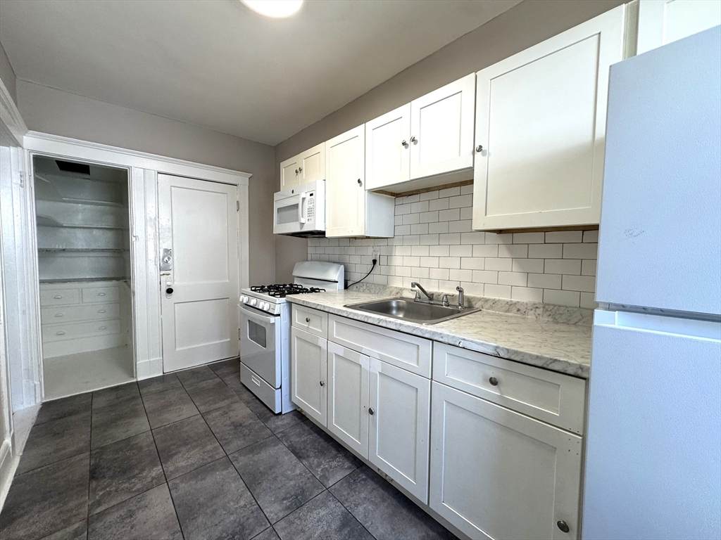 15 Huss Ct - Photo 1