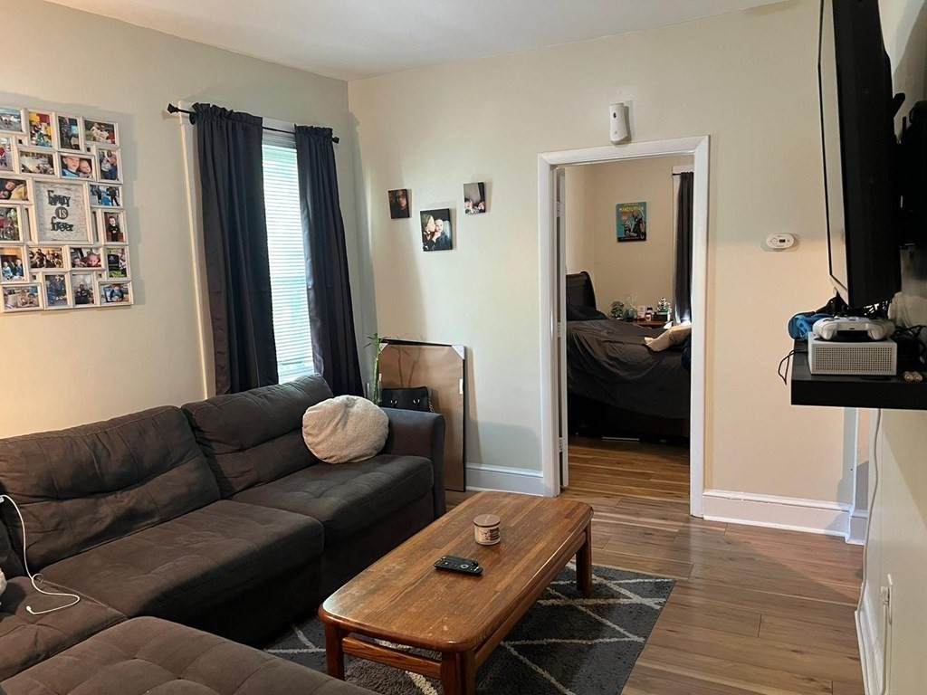 61 Vine - Photo 1